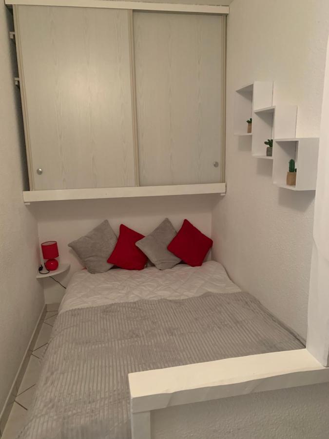 Cannes Center 외부 사진